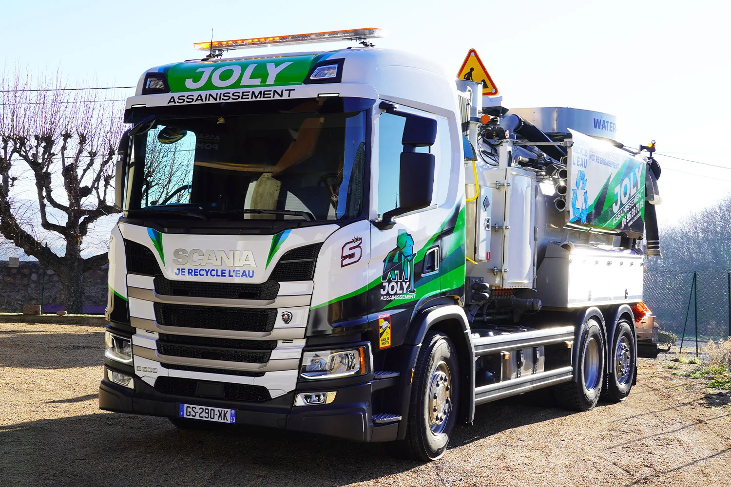 Création de flocage camion hydrocureur de JOLY Assainissement